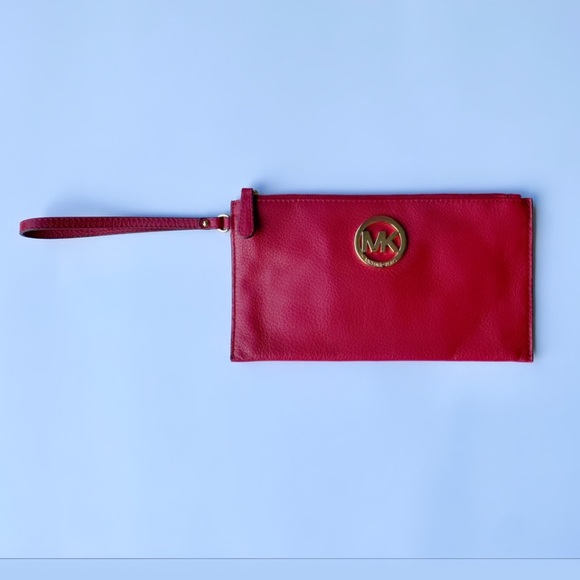 NEW - Michael Kors - “Fulton" Large Pebbled W/wristlet - Red Leather Clutch - Picture 12 of 14